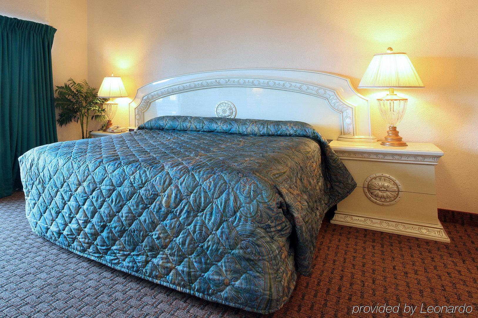 Americas Best Value Inn Houston Room photo