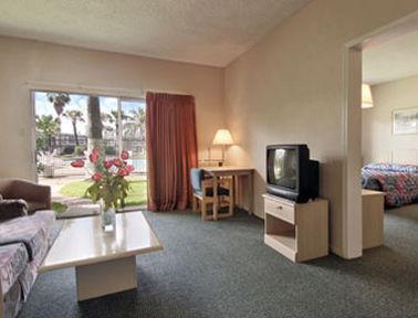 Americas Best Value Inn Houston Exterior photo